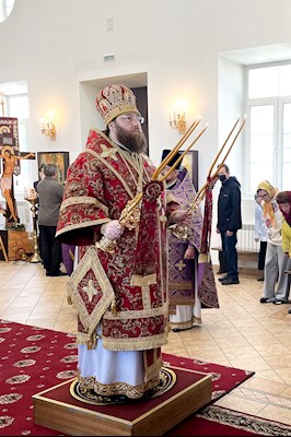 Митрополит Игнатий совершил Божественную литургию в храме Новомучеников и исповедников Саратовских г. Саратова
