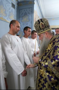 Крещальная литургия в Свято-Троицком соборе Саратова
