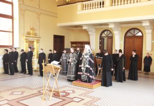 Богослужение Царских часов на Архиерейском подворье — храме во имя святого апостола и евангелиста Иоанна Богослова