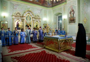 Всенощное бдение в храме в честь Покрова Пресвятой Богородицы г. Саратова