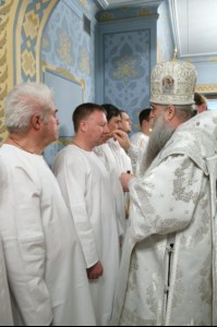 Крещальная литургия в Свято-Троицком кафедральном соборе города Саратова