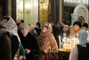 Митрополит Лонгин принял участие в Патриаршем богослужении в Храме Христа Спасителя в день открытия Рождественских чтений