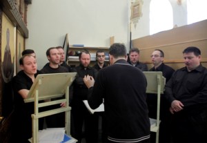 Вечерня в соединении с Божественной литургией свт. Иоанна Златоуста в храме в честь Благовещения Пресвятой Богородицы г.Вольска