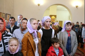 Божественная литургия в храме в честь Покрова Пресвятой Богородицы р.п. Новые Бурасы