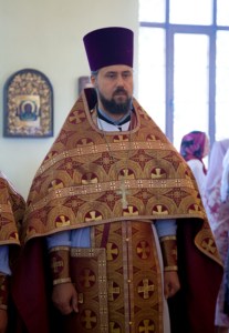 Божественная литургия на Архиерейском подворье — храме во имя преподобного Серафима Саровского города Саратова