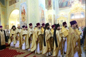 Божественная литургия и молебен у мощей святого равноапостольного князя Владимира в Покровском храме г.Саратова