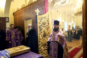 Всенощное бдение на Архиерейском подворье – храме во имя преподобного Серафима Саровского г.Саратова