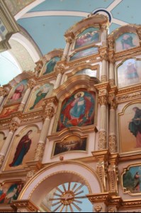 Божественная литургия в храме в честь Покрова Божией Матери города Саратова
