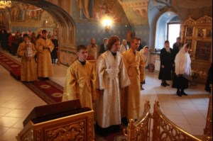 Божественная литургия в Свято-Троицком соборе Саратова