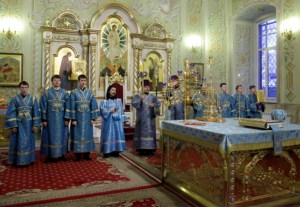 Всенощное бдение в храме в честь Покрова Пресвятой Богородицы г.Саратова