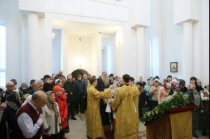 Божественная литургия в храме во имя святого равноапостольного великого князя Владимира г. Саратова
