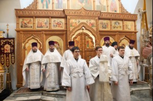 Божественная литургия и панихида в храме во имя святителя и чудотворца Николая на Елшанском кладбище г. Саратова