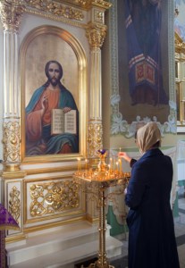 Всенощное бдение в храме в честь Покрова Пресвятой Богородицы г.Саратова