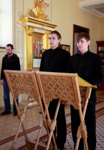 Литургия Преждеосвященных Даров на Архиерейском подворье — храме во имя святого апостола и евангелиста Иоанна Богослова при Саратовской православной духовной семинарии