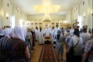 Божественная литургия и панихида на Архиерейском подворье – храме во имя преподобного Серафима Саровского г.Саратова