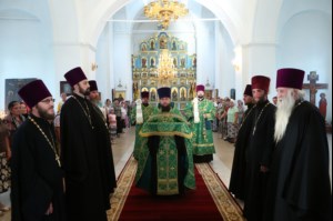 Всенощное бдение в Свято-Сергиевском женском монастыре села Алексеевка Базарно-Карабулакского района