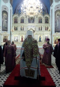 Всенощное бдение c Чином Воздвижения Креста в храме в честь Сошествия Святого Духа города Саратова