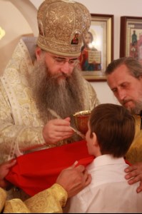 Божественная литургия в Крестовоздвиженском храме города Саратова