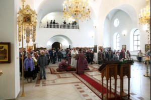 Божественная литургия в храме в честь Рождества Христова г.Саратова