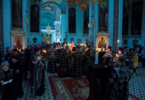 Утреня с чтением Великого канона преподобного Андрея Критского в храме в честь Сошествия Святого Духа г. Саратова
