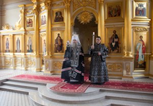 Царские часы на Архиерейском подворье — храме во имя святого апостола и евангелиста Иоанна Богослова при Саратовской православной духовной семинарии