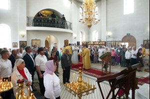 Божественная литургия в храме во имя святых первоверховных апостолов Петра и Павла г.Аткарска