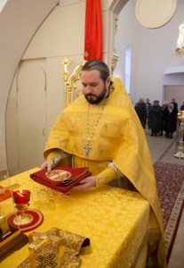 Совершена первая Литургия в новом храме на Увекском кладбище г.Саратова