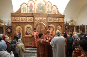 Божественная литургия и панихида в храме во имя святителя и чудотворца Николая на Елшанском кладбище г.Саратова