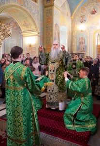 Божественная литургия в храме в честь Покрова Пресвятой Богородицы г.Саратова