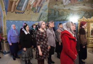 Божественная литургия и крещение оглашенных в Свято-Троицком кафедральном соборе Саратова
