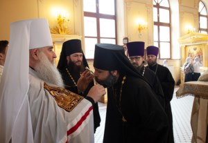 Божественная литургия на Архиерейском подворье — храме во имя святого апостола и евангелиста Иоанна Богослова при СПДС