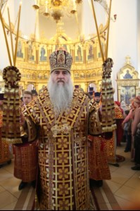Митрополит Лонгин возглавил Литургию с сурдопереводом