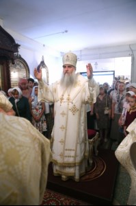 Божественная литургия в храме во имя святителя Тихона, епископа Воронежского, Задонского чудотворца, г. Саратова