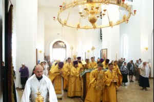 Божественная литургия в храме в честь Нерукотворного Образа Спасителя г. Саратова