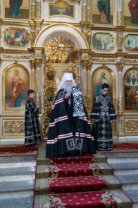 Великое повечерие с чтением канона преподобного Андрея Критского в храме Покрова Пресвятой Богородицы г. Саратова