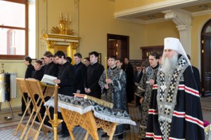 Царские часы на Архиерейском подворье — в храме во имя святого апостола и евангелиста Иоанна Богослова