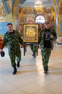 В Саратове встретили икону «Избавительница от бед»
