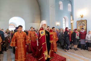 Божественная литургия в храме в честь Покрова Пресвятой Богородицы г. Петровска