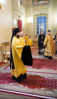 Митрополит Игнатий совершил всенощное бдение в храме Покрова Пресвятой Богородицы г. Саратова