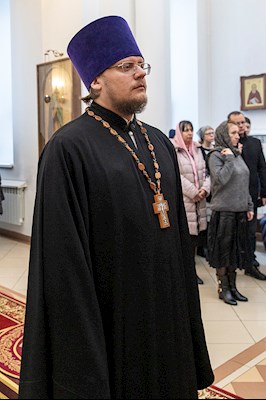 Божественная литургия в храме в честь святого равноапостольного великого князя Владимира г. Саратова