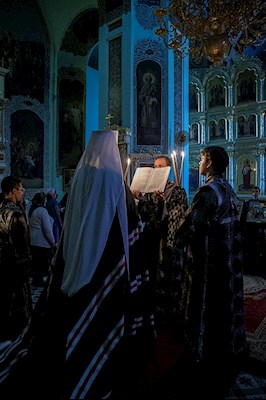 Великое повечерие с чтением канона преподобного Андрея Критского в храме Сошествия Святого Духа г. Саратова