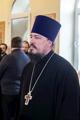 Божественная литургия в храме во имя святого праведного Лазаря Четверодневного на Новоелшанском кладбище г. Саратова
