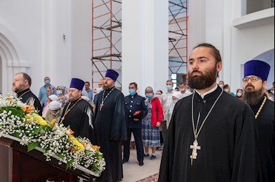 Божественная литургия в храме святителя Тихона, Епископа Воронежского, Задонского чудотворца г. Саратова