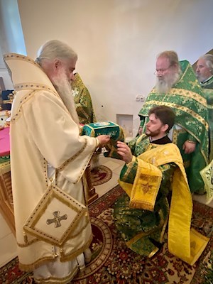 Божественная литургия в Свято-Троицком Макариево-Унженском мужском монастыре (Галичская епархия)
