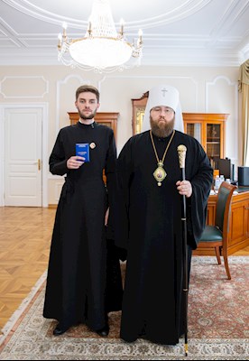 Митрополит Игнатий вручил награды сотрудникам Саратовского епархиального управления
