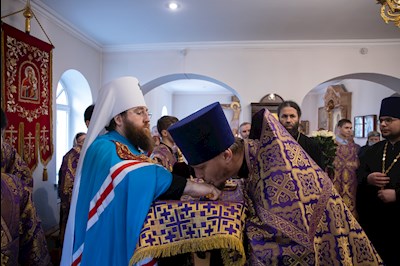 Митрополит Игнатий совершил всенощное бдение в храме в честь иконы Божией Матери «Скоропослушница» г. Шиханы Вольского района
