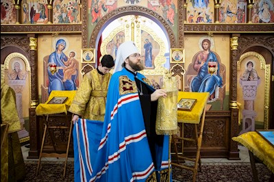Митрополит Игнатий совершил Божественную литургию в храме во имя святителя Николая Японского г. Саратова