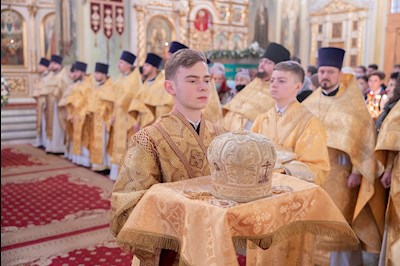 Митрополит Игнатий совершил Божественную литургию в Покровском соборе г. Саратова
