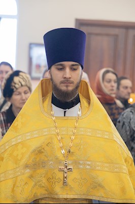 Митрополит Игнатий совершил Божественную литургию в Трехсвятительском храме г. Саратова