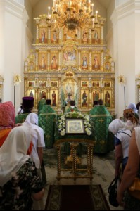 Божественная литургия и Великая вечерня в Свято-Троицком соборе Вольска